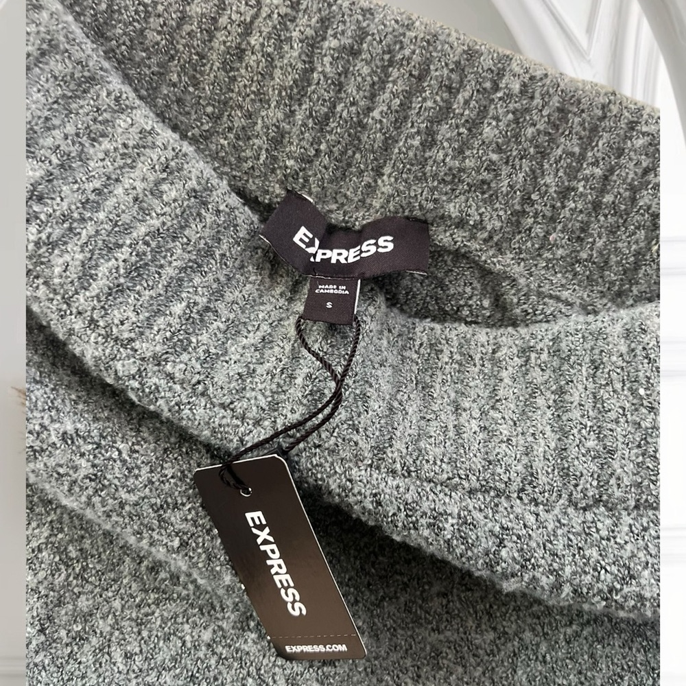 Express Heather Gray/Green Ribbed Sweater - Picture 4 of 4